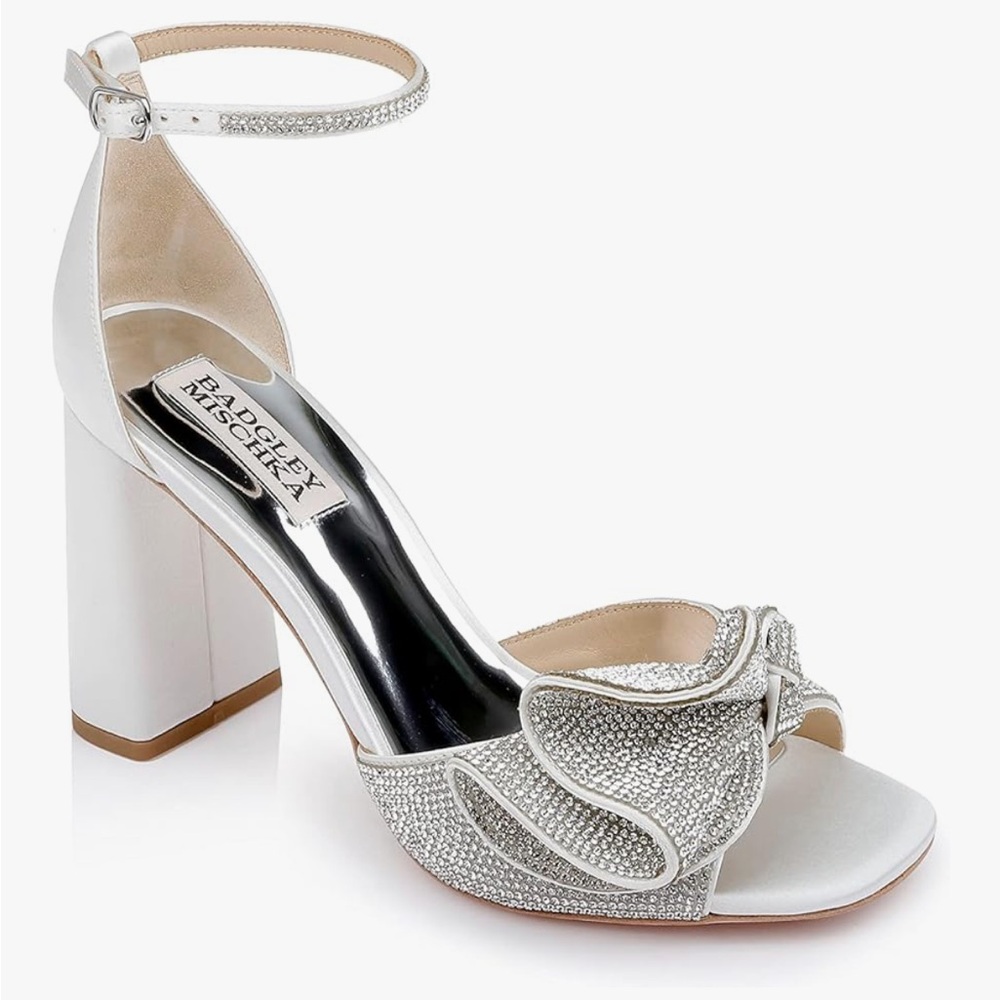 NWT Badgley Mischka Poppy/Remi Soft White Heeled Sandal